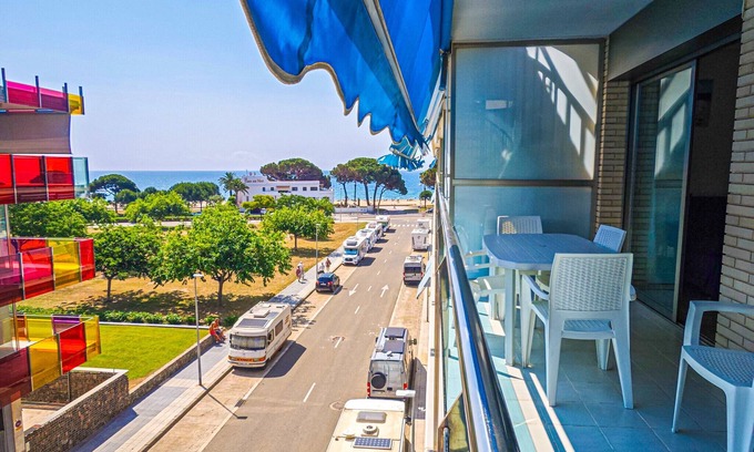 Cambrils Apartment | Cozy Torresol Apartment with Pool and Ocean View