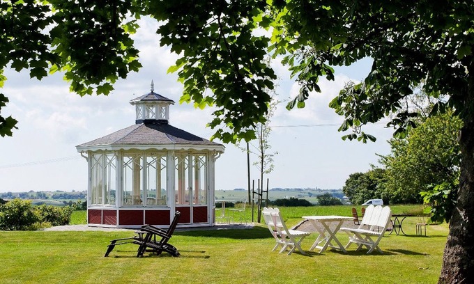 Simrishamn Bed & Breakfast | Exceptional Torsborgs Gård with Breakfast & Kitchen Amenities