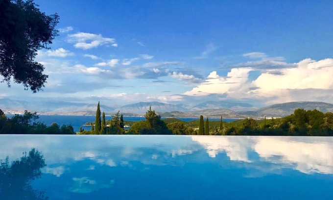 Petaleia Villa | Indulge in Tortoise Hill Villa with Infinity Pool & Views