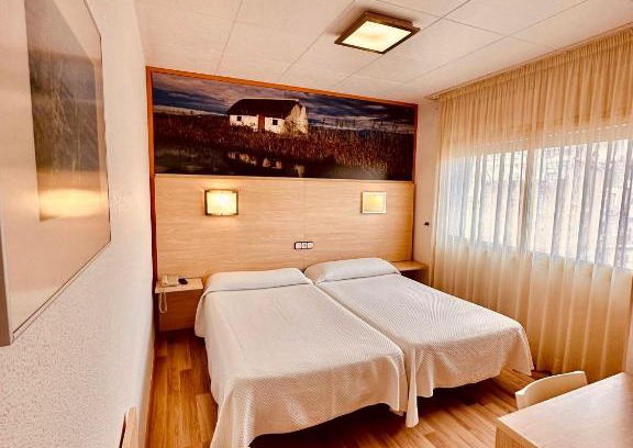 Tortosa Hotel | Budget-Friendly Tortosa Parc: Pet & Child Friendly Stay
