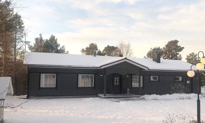 Karigasniemi House | Experience Torvokoski by Interhome: Relaxing Lake View Retreat