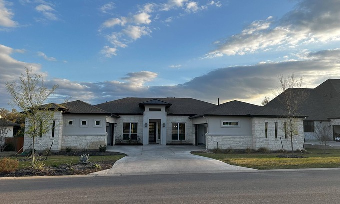 Dripping Springs House | Experience Total Eclipse Ranch House in Dripping Springs