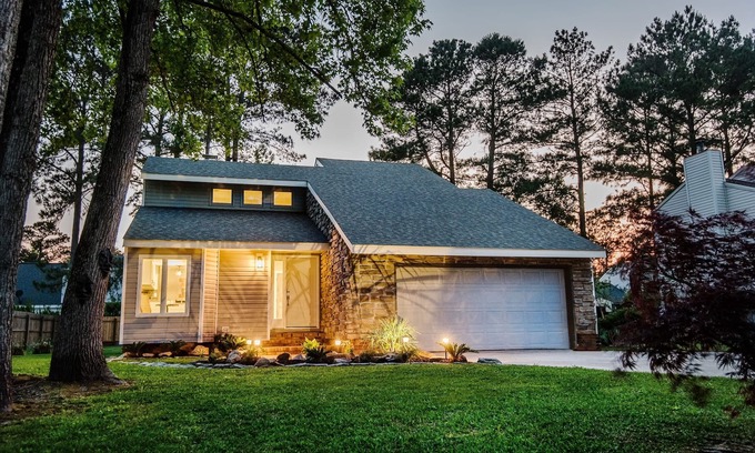 Havelock House | Renovated Retreat Near MCAS Cherry Point – 10/10 Rating!