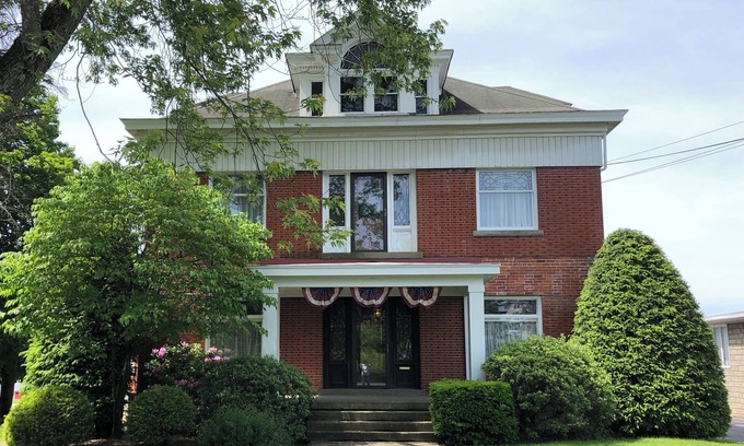 St. Marys House | Restored Historic Home with Pool & Breakfast in Town