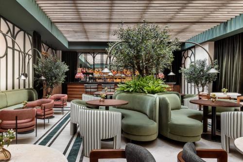 Recoletos Hotel | Discover TÓTEM Madrid: A 4-Star Pet-Friendly Retreat