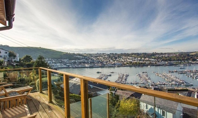Dartmouth House | Family-Friendly TOTHERSIDE Cottage in Dartmouth - 10/10 Rated