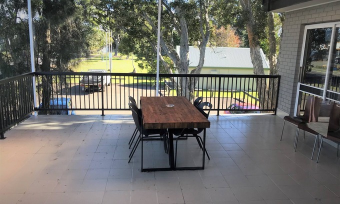 Toukley Hotel | Comfortable Stay at Toukley Motor Inn with Family Amenities