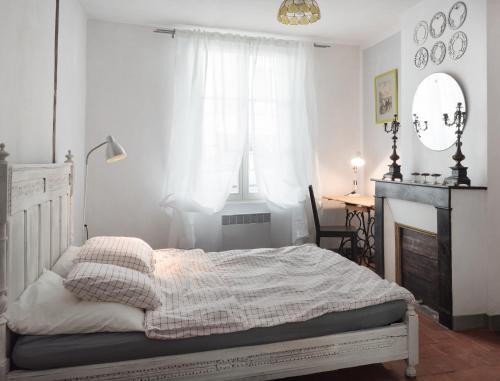 Bourgogne Apartment | Explore Historic Tour de France & Châteaux de Loire Stay