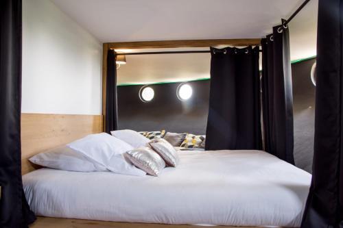 Trevoux Bed & Breakfast | Tour des étoiles, Oscar neimeyer