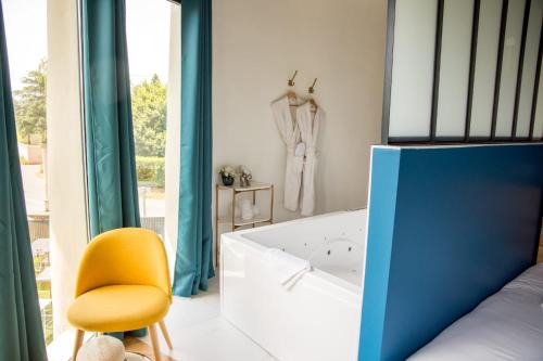 Trevoux Bed & Breakfast | Tour des étoiles, René Egger