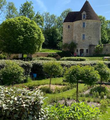 Remalard-en-Perche House | Discover Tour du Manoir de Boiscorde: Family-Friendly Retreat