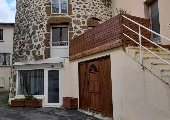Loudes Apartment | Explore the Medieval Wonders at Tour médiévale de l'an mille
