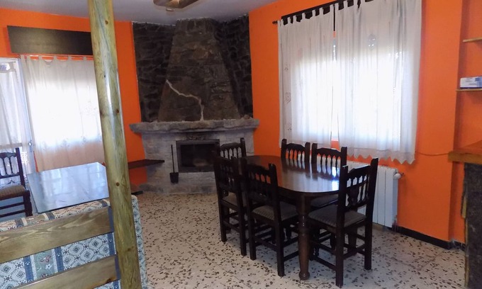 Buenache de la Sierra Cottage | Pet-Friendly Tourist Accommodation Fuente del Gamellón