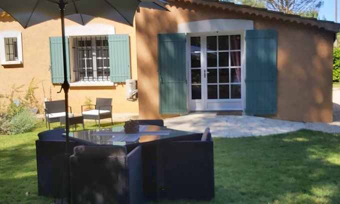 Uzes Apartment | Convenient Stay at Tourist Furniture Near Haribo Museum