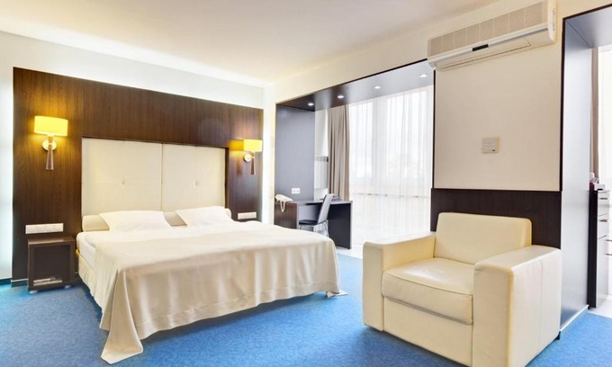 Kaliningrad Hotel | Budget-Friendly Tourist Hotel with Breakfast & Accessibility