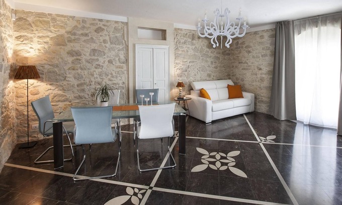 Ragusa House | Unforgettable Retreat at Touristic Location "CASAHYBLA"