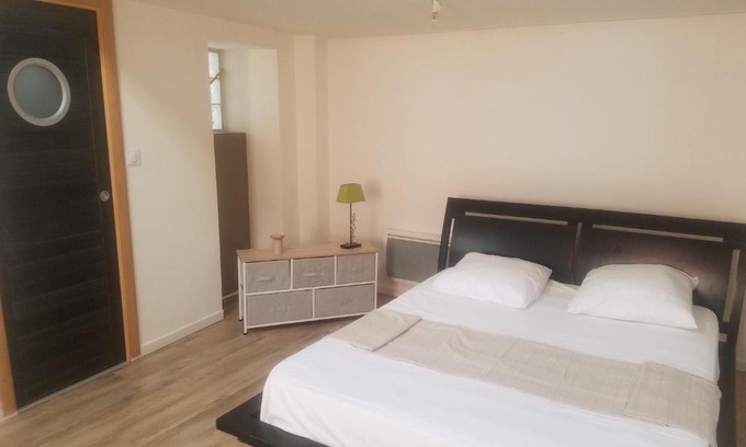 Tournus Apartment | Comfortable Tournus Castrum Romain - Family-Friendly Retreat