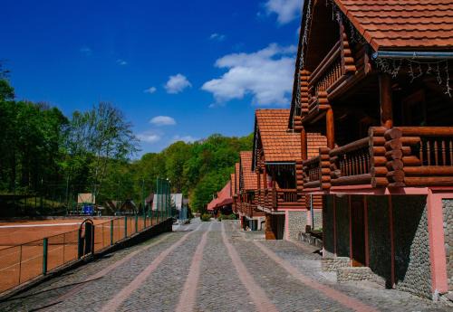 Polyana Hotel | Pet-Friendly Tourist Complex Polyana Kvasova with Hot Tub