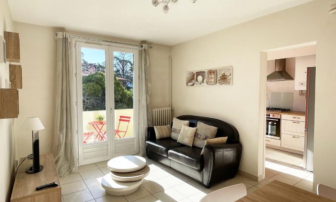 Toulouse East Apartment | Family-Friendly Retreat at Toussaint by Yumē