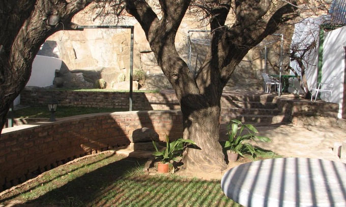 Colesberg House | Exceptional Toverberg Guest Houses with Family-Friendly Amenities