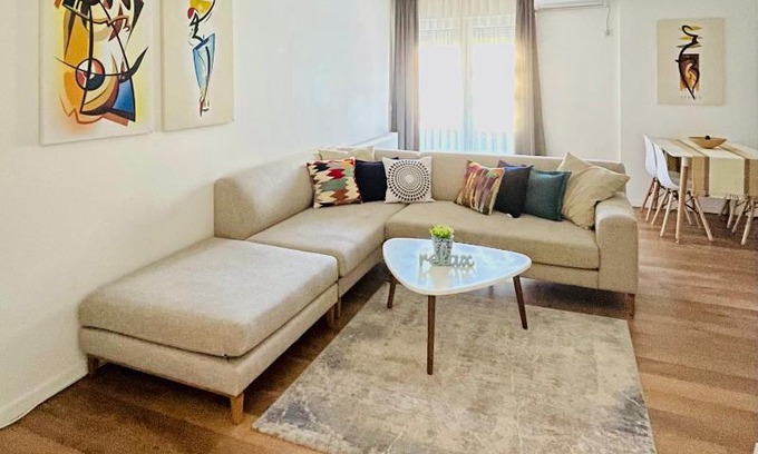Matiçan Apartment | Guest Rated 10/10 Tower Apartment with Family-Friendly Amenities