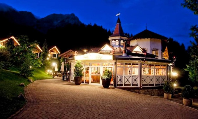 Scheffau am Wilden Kaiser Apartment | Indulgent Tower Suite with Spa & Hot Tub - Chalet Hotel am Leitenhof