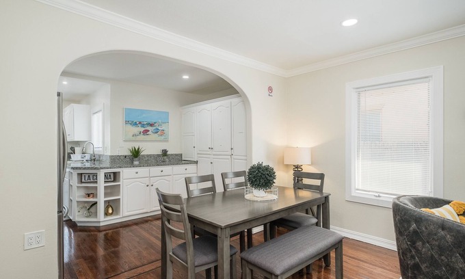 Fresno House | Pet-Friendly Tower District Sanctuary with Spa & Breakfast