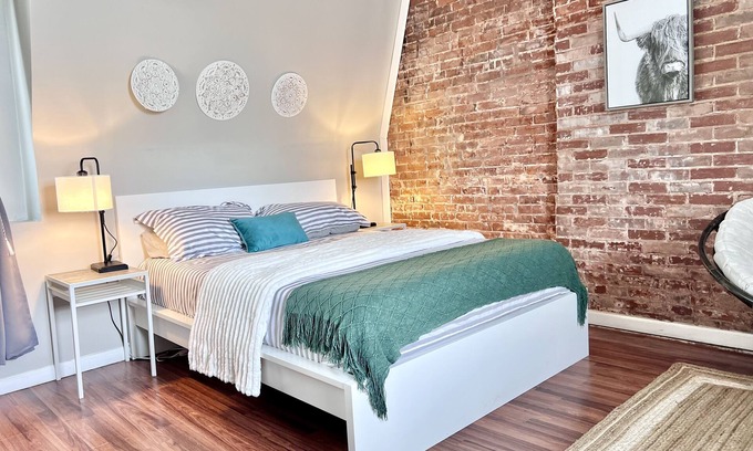 Tower Grove East Apartment | Pet-Friendly Tower Grove Studio Near SLU with Top Amenities