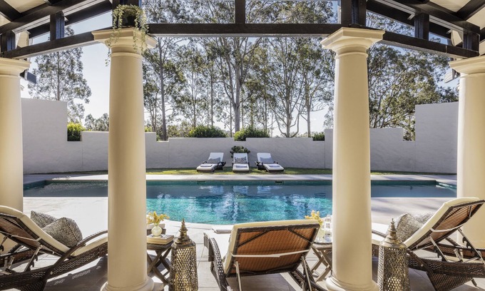 Pokolbin Hotel | Remarkable Tower Lodge: 4-Star Retreat with Spa & Pool