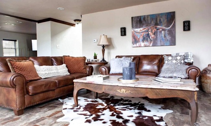 Valley View House | Discover Towering Oaks: Ideal Event & Retreat Center