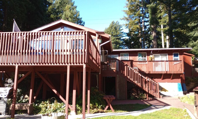 Carlotta House | Serene Retreat: Private River Access & Towering Redwoods