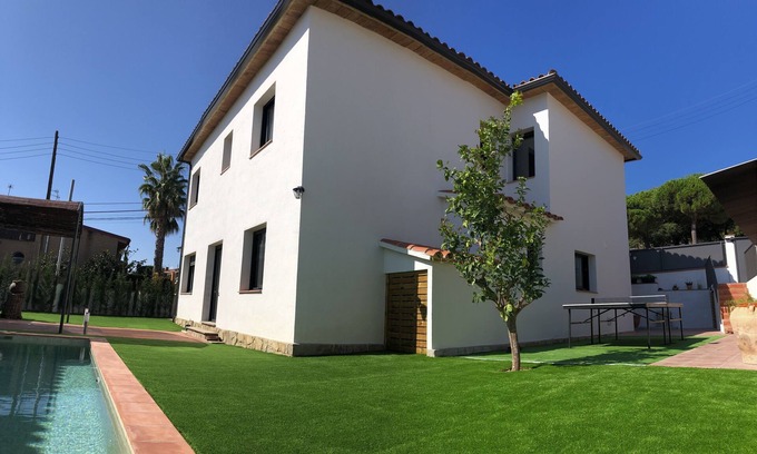 Caldes d'Estrac House | Premier Town Center House with Private Pool & Ocean Views
