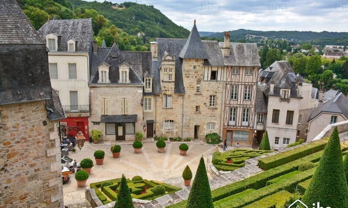 Terrasson-la-Villedieu House | Historic Townhouse Retreat with Spa & Family-Friendly Amenities