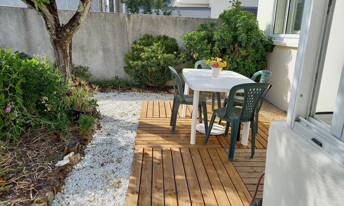 Le Croisic House | Prime Location Townhouse Steps from Amenities and Park