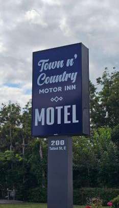 Leamington Hotel | Comfortable Stay at Town'n Country Motor Inn - Child Friendly