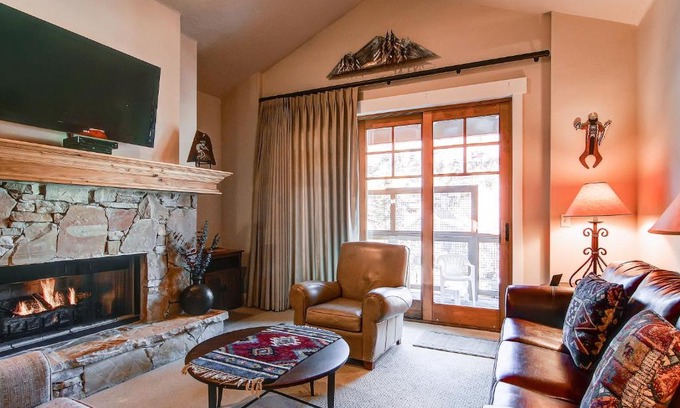 Downtown Park City Apartment | Top-Rated TOWN POINTE B303 Condo with Hot Tub Access
