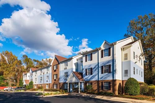 South Baton Rouge Hotel | Explore TownePlace Suites Baton Rouge South: Pet-Friendly Bliss