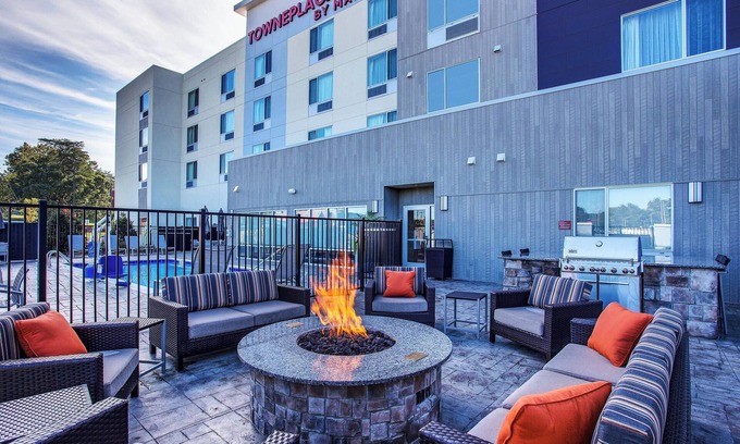 Oak Ridge Hotel | Eco-Friendly TownePlace Suites with Pool in Knoxville