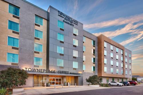 Hawthorne Hotel | Relax at TownePlace Suites by Marriott near LAX