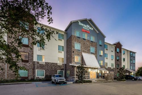Harvey Hotel | Pet-Friendly TownePlace Suites in New Orleans with Pool