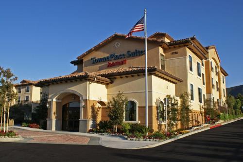 Thousand Oaks Hotel | Discover TownePlace Suites Thousand Oaks: Pet-Friendly Comfort