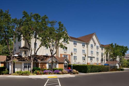 Milpitas Hotel | Discover TownePlace Suites Milpitas with Pool & Pet Amenities