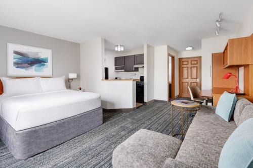 Horsham Hotel | Comfortable TownePlace Suites in Horsham with Great Amenities
