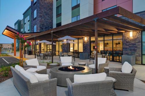 RP Sports Complex Hotel | Pet-Friendly TownePlace Suites Near Sacramento Airport