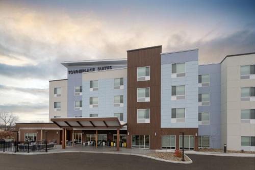 New Philadelphia Hotel | Pet-Friendly TownePlace Suites with Kitchen & Pool in New Philly