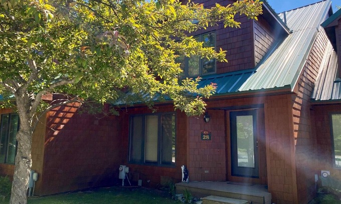 Inlet House | Guest Rated 9.6 - Townhome G3 with Oceanfront Pool