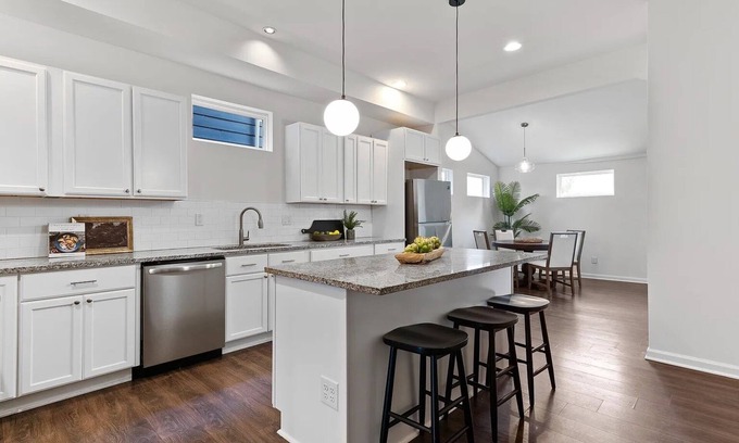 Fountain Square House | Townhome in Indianapolis - 7 minutes from downtown Indy