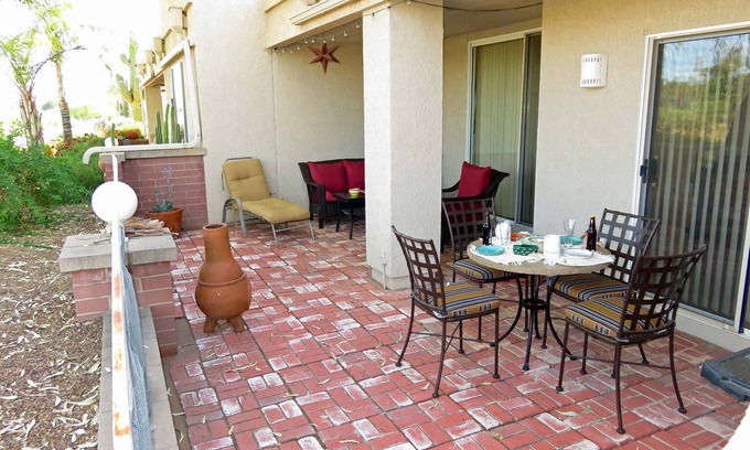 Casas Adobes House | Inviting Townhome: Mountain View at Tucson National Retreat