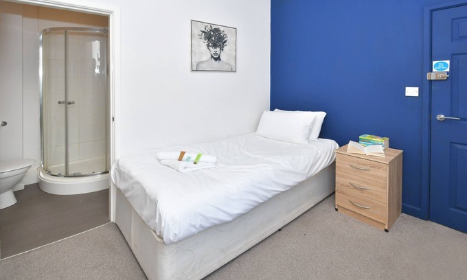 Crewe House | Cozy Townhouse @ 115 Walthall Street in Crewe
