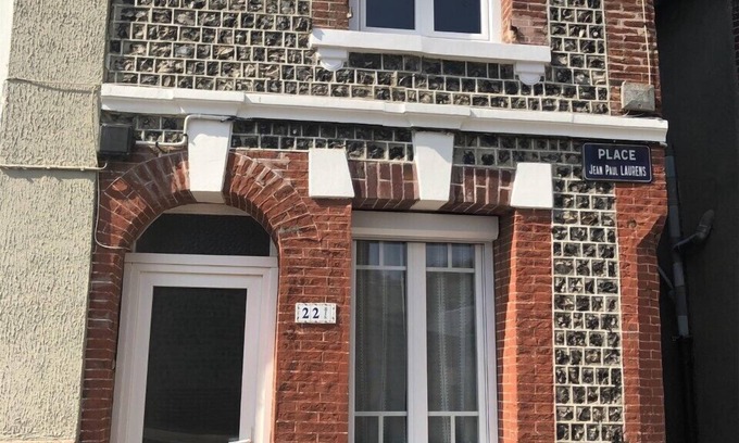 Yport House | Cozy Townhouse Steps from Yport Beach with Spa & Breakfast